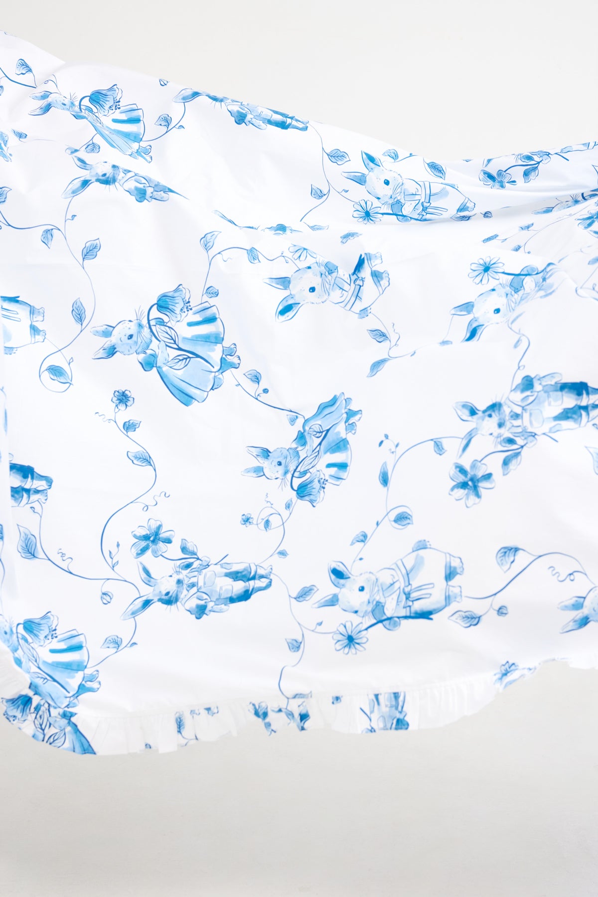 Binny Lily Bobtail Tablecloth