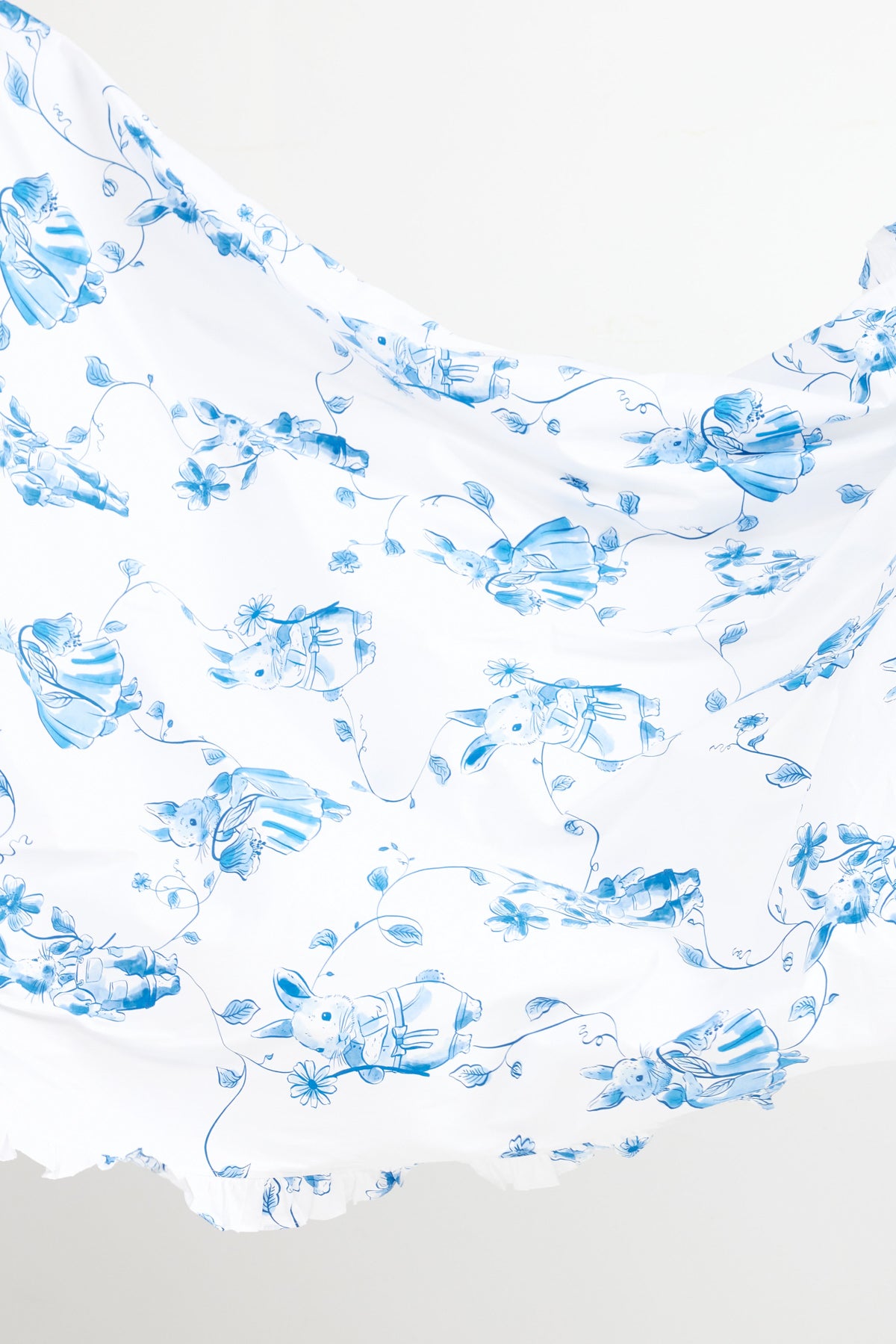 Binny Lily Bobtail Tablecloth