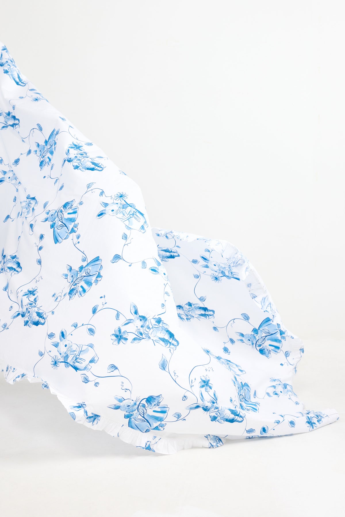 Binny Lily Bobtail Tablecloth