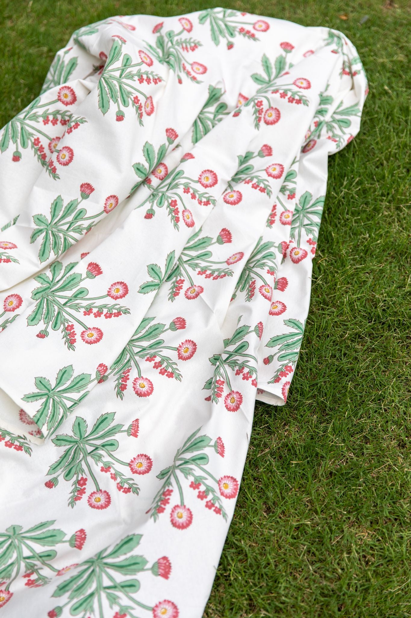 Mandalay Designs Seaweed Flower Table Linen SALE