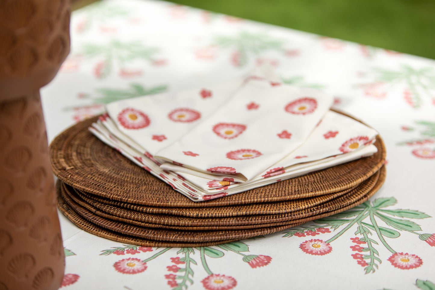 Mandalay Designs Seaweed Flower Table Linen SALE
