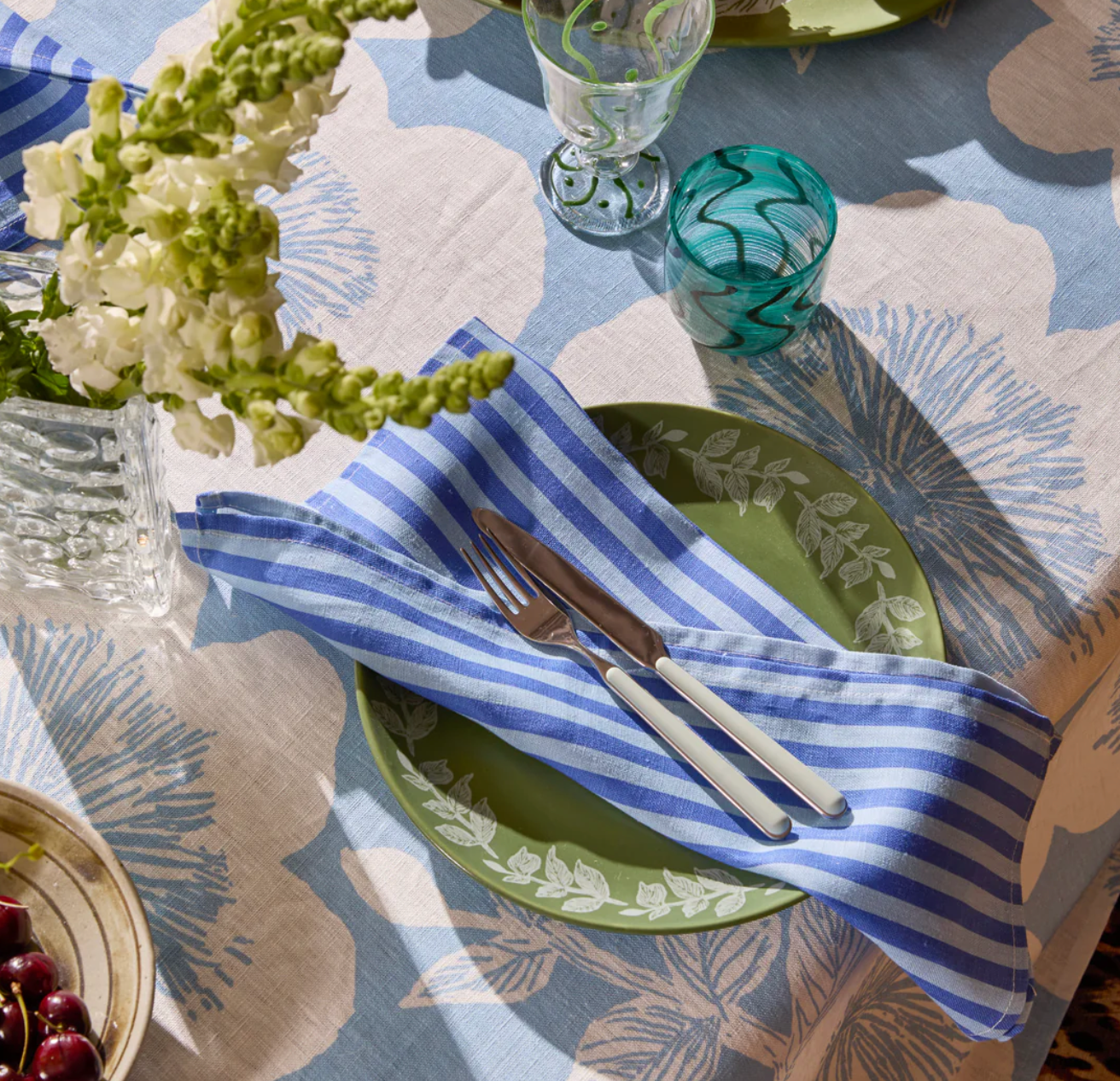 Bonnie & Neil Jardin Dove Table Linen