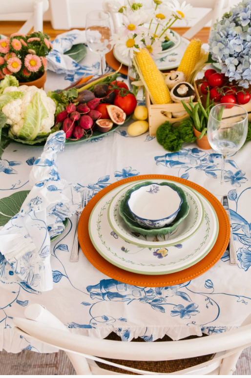 Binny Lily Bobtail Tablecloth