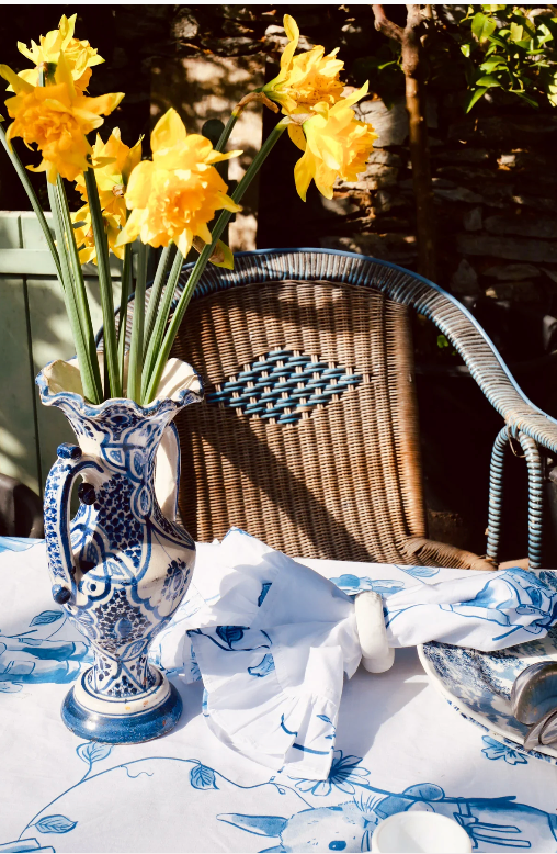 Binny Lily Bobtail Tablecloth
