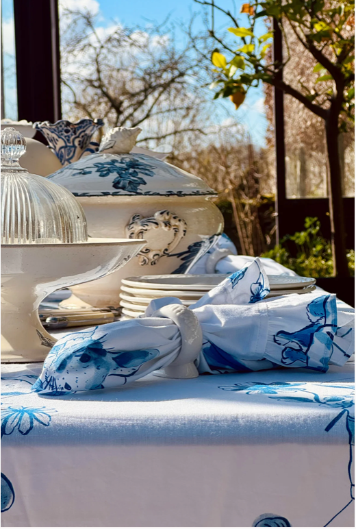 Binny Lily Bobtail Tablecloth
