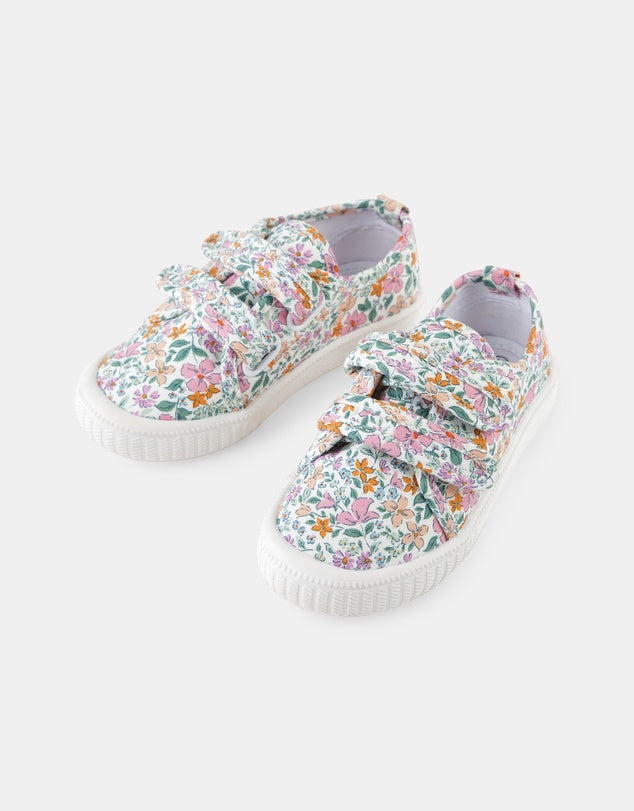 Walnut Meadow Ben Canvas