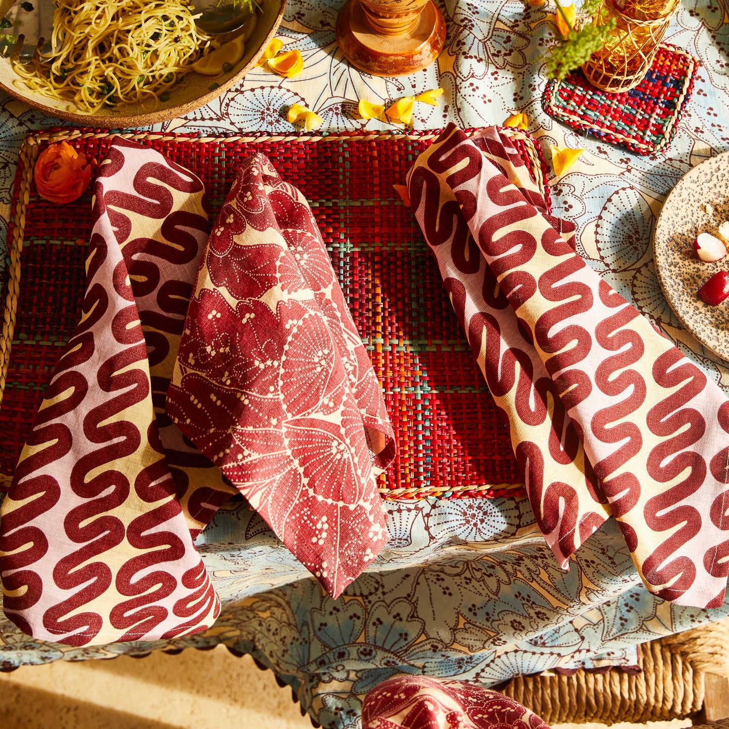 Lucia Table Linen