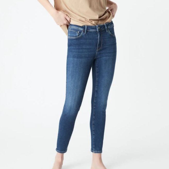 Mavi Tess Jean