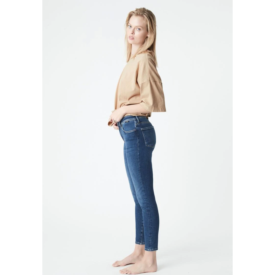 Mavi Tess Jean