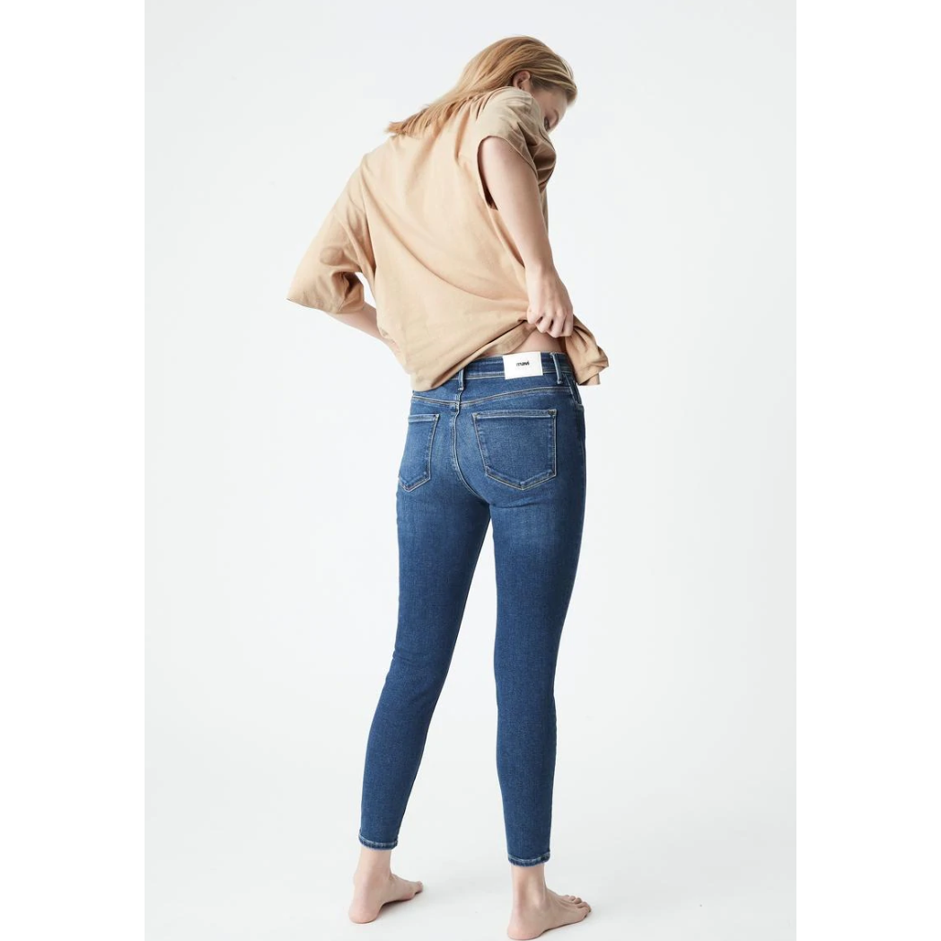 Mavi Tess Jean