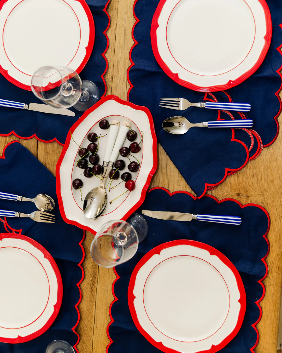 Soft Scallop Embossed Dinner Plate - Set of 4