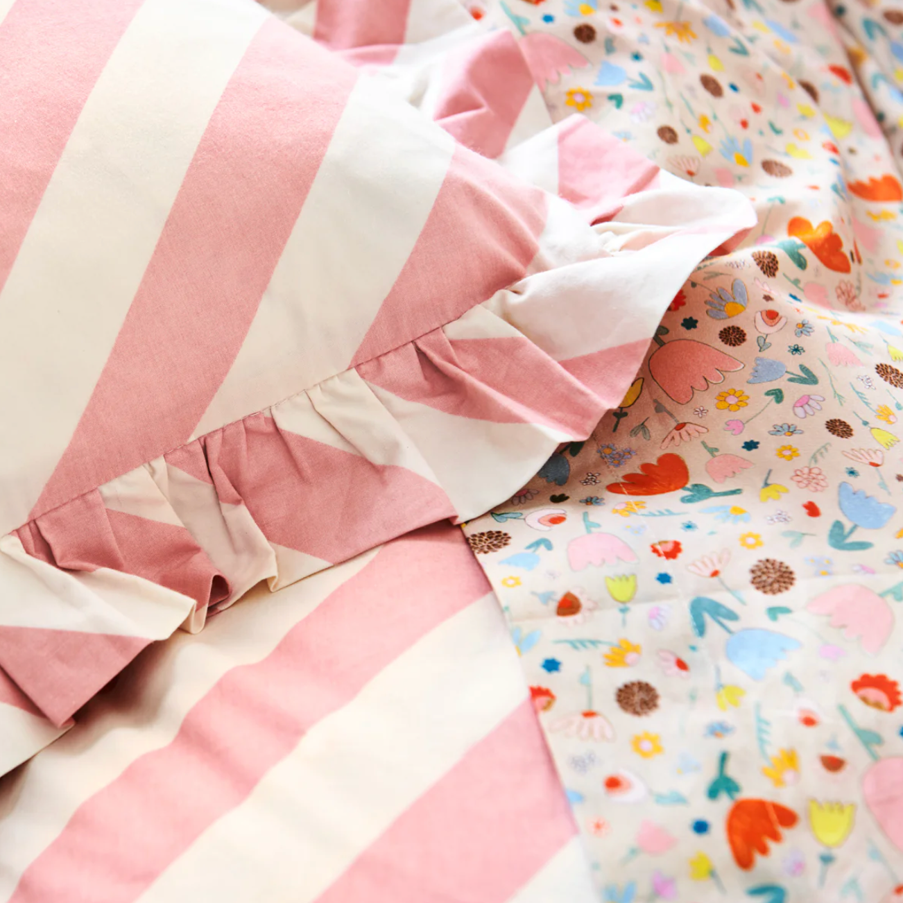 Castle Confetti Spot Velvet Bedspread