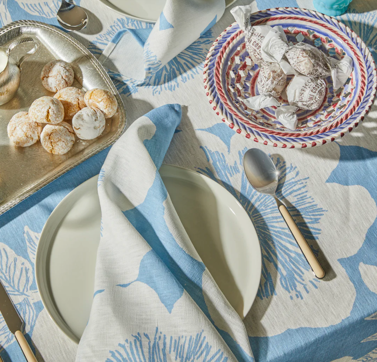 Bonnie & Neil Jardin Dove Table Linen