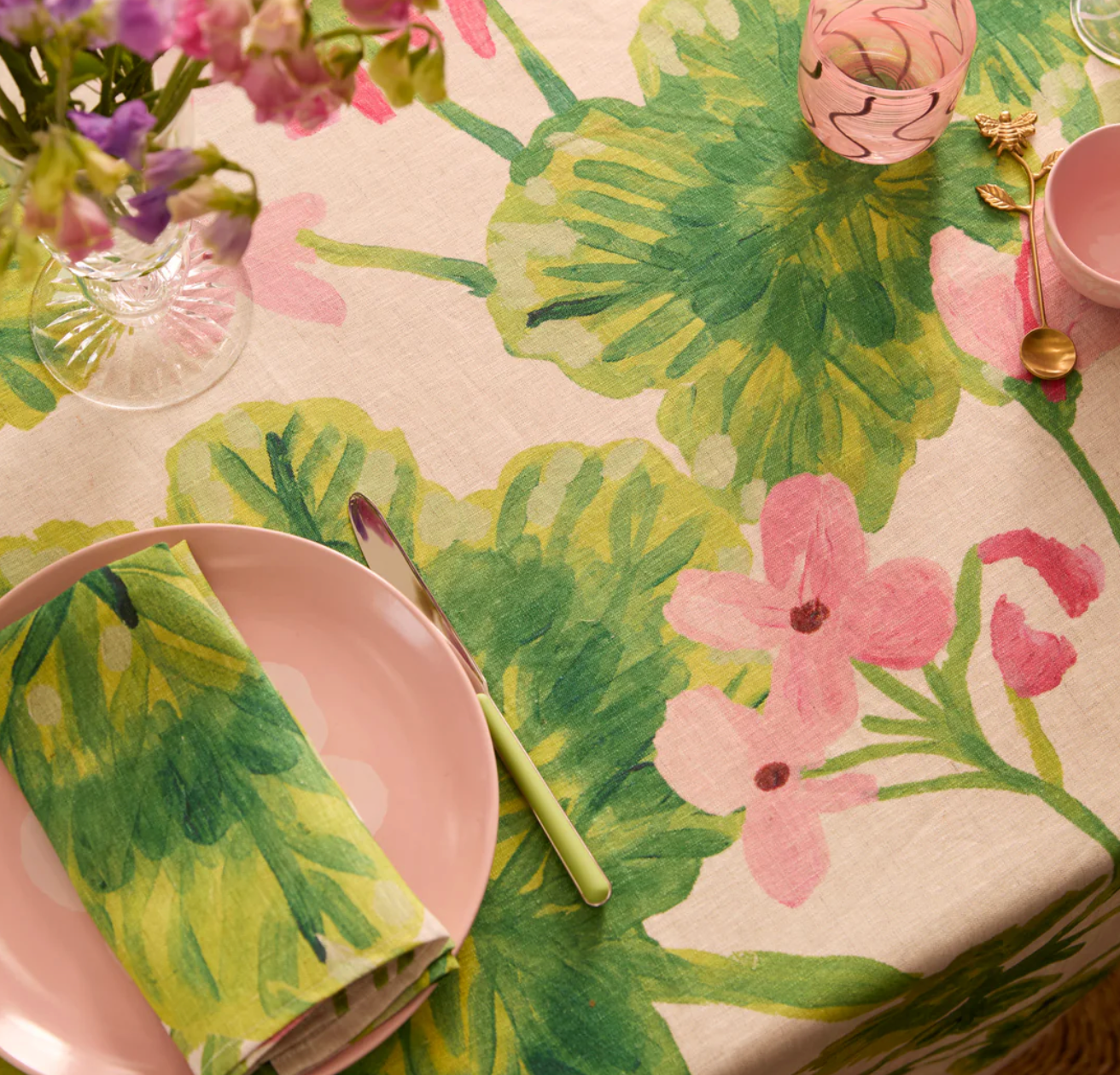 Bonnie & Neil Geranium Table Linen