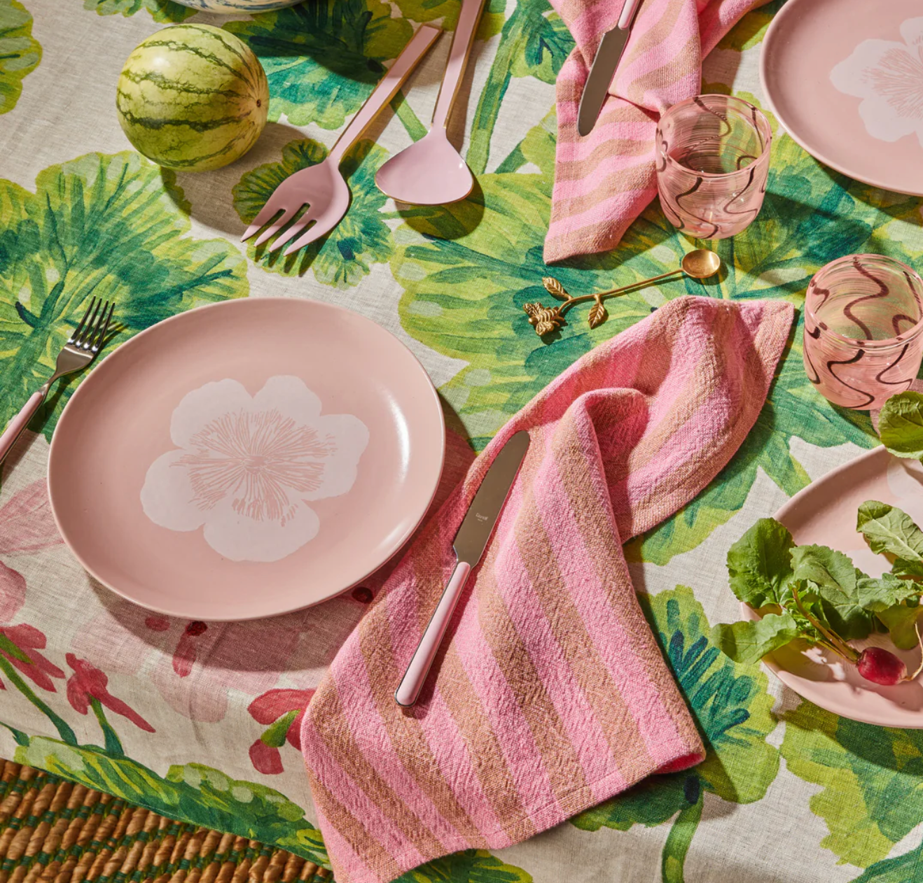 Bonnie & Neil Geranium Table Linen