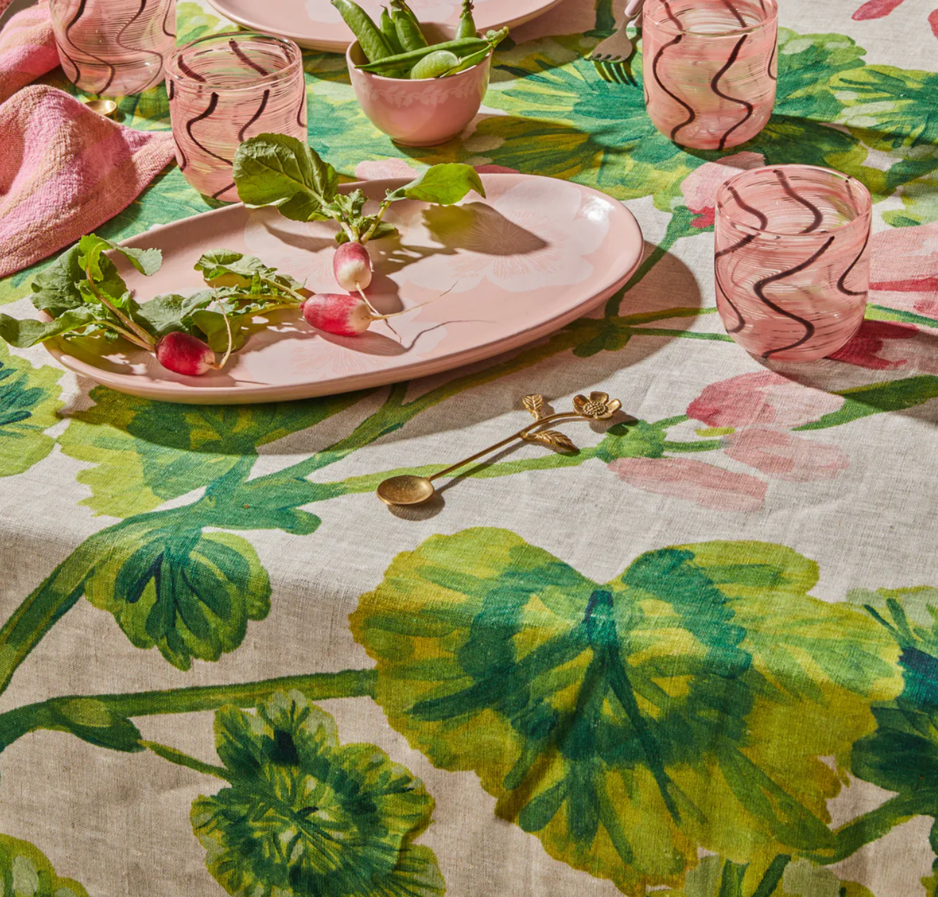 Bonnie & Neil Geranium Table Linen