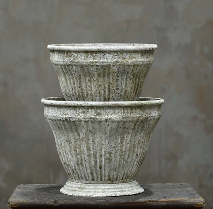 Wicka Valencia Stout Footed planter