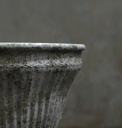 Wicka Valencia Stout Footed planter