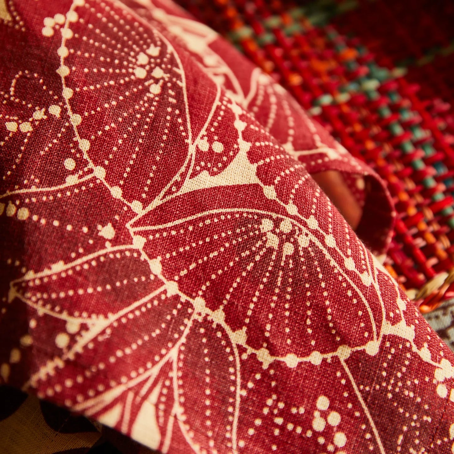 Lucia Table Linen