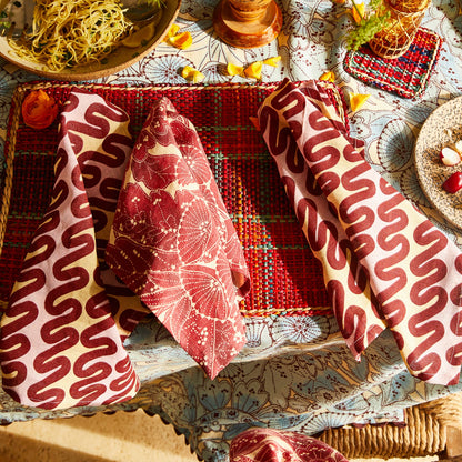 Lucia Table Linen